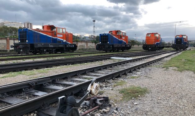 Adriafer adotta contratto integrativo aziendale<h2 class='anw-subtitle'>Armonizzati gli accordi collettivi nazionali di lavoratori portuali e ferroviari. Nuove assunzioni e acquisto locomotori a settembre</h2>