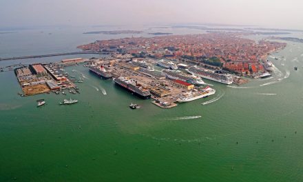 Cruises, “big ships” out of Venice: from 1 August in Marghera
