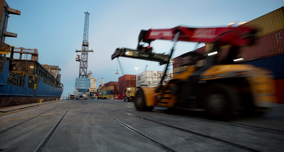 Porto di Venezia, semestre in crescita ma calano i container
