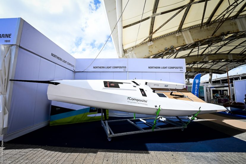 Ecoracer, fully recyclable green sportboat