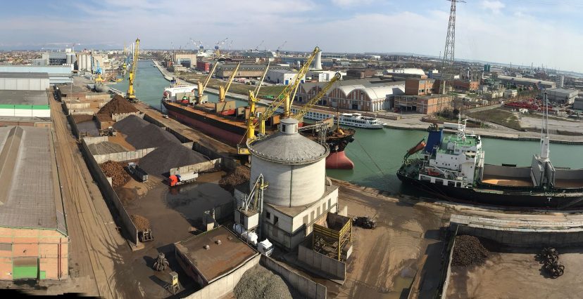 A Venezia cereali dall’Ucraina<h2 class='anw-subtitle'>La prima di sette navi ha lasciato il terminal di Interporto Rivers a Marghera dopo aver scarico durante il week end</h2>