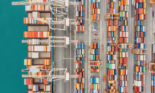 Analisi AIOM: porti Trieste, Capodistria e Fiume in fase di transizione<h2 class='anw-subtitle'>Alleanze riviste, traffici ridistribuiti, crisi geopolitiche e nuove alleanze: cambia la geografia dei collegamenti con il Far East</h2>