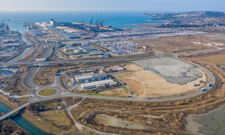 Porto di Capodistria, terminal camion con i materiali di scavo dei tunnel ferroviari