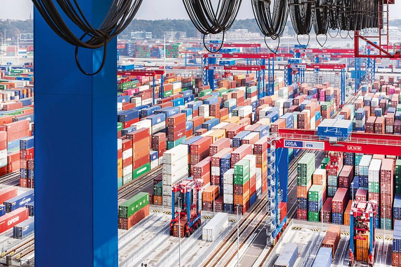 HHLA-Amburgo: fatturato in crescita ma container in calo e prospettive incerte<h2 class='anw-subtitle'>Hamburger Hafen und Logistik, che a Trieste gestisce la Piattaforma logistica, ha reso noti i dati dell'anno scorso</h2>