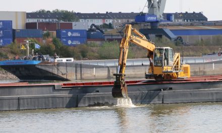 Il porto di Duisburg in emergenza per l’acqua bassa del Reno<h2 class='anw-subtitle'>duisport, società che gestisce i terminal dello scalo, ha dato il via a una serie di dragaggi: navi cariche solo al 30%</h2>