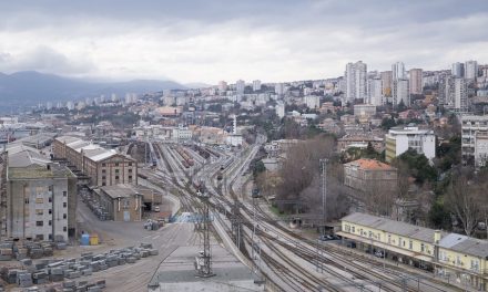 Porto di Fiume, raddoppio ferrovia: inizio lavori non prima del 2029<h2 class='anw-subtitle'>Infrastruttura strategica per lo scalo: attesi 3,3 miliardi di euro di impatto economico e 8.000 posti di lavoro se completata entro il 2032</h2>