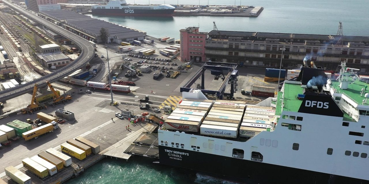 Porti di Trieste e Monfalcone: corridoio intermodale con la Lituania<h2 class='anw-subtitle'>Siglato oggi in Regione un accordo tra Alpe Adria, Samer & Co. Shipping, AB-LTG Cargo e Duisport Agency</h2>