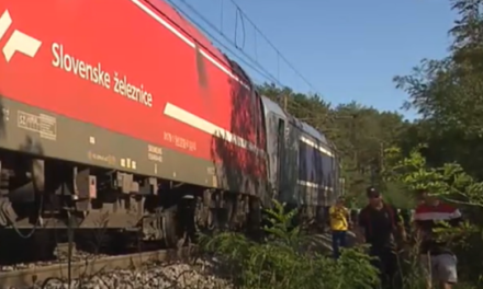 Capodistria-Divaccia, scontro tra locomotori: sfiorato disastro ambientale<h2 class='anw-subtitle'>Rallentamenti al traffico lungo la linea che serve il porto di Capodistria, chiusa nel week end a causa di un incidente</h2>