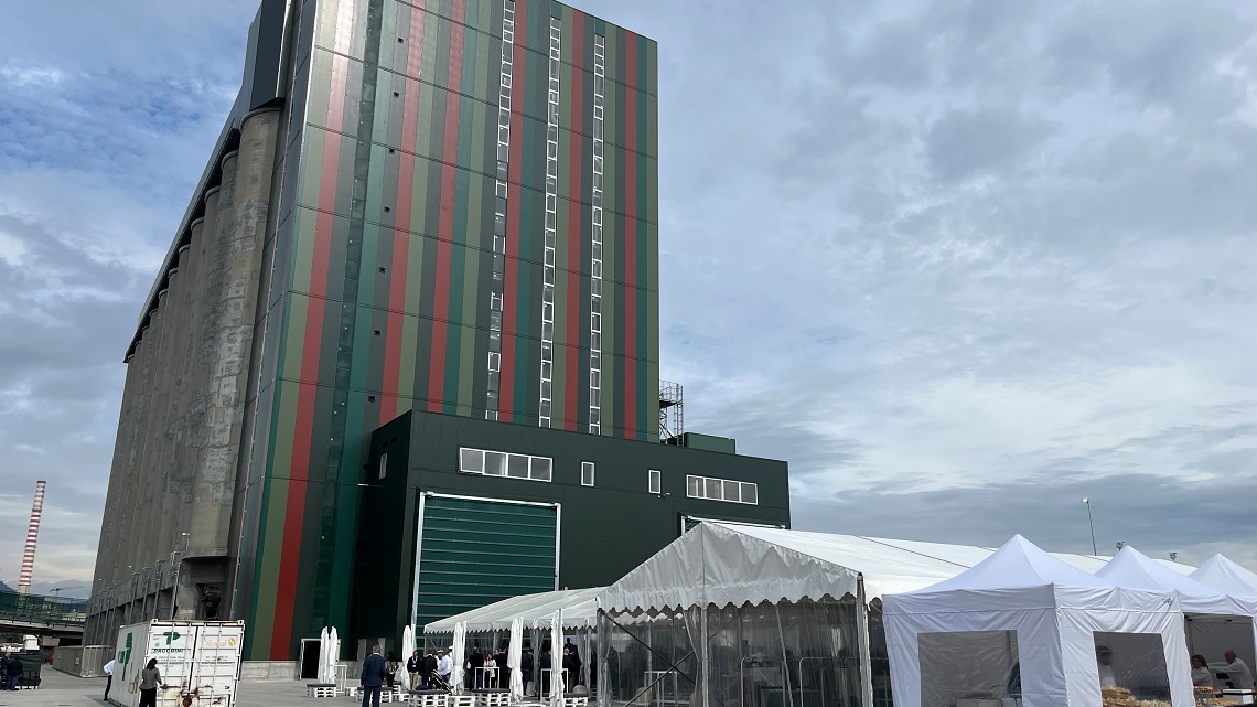 Pacorini-Silocaf inaugura impianto a Vado Ligure<h2 class='anw-subtitle'>Il silo entrerà a regime in novembre: il più grande al mondo per la movimentazione, stoccaggio e lavorazione del caffè verde</h2>