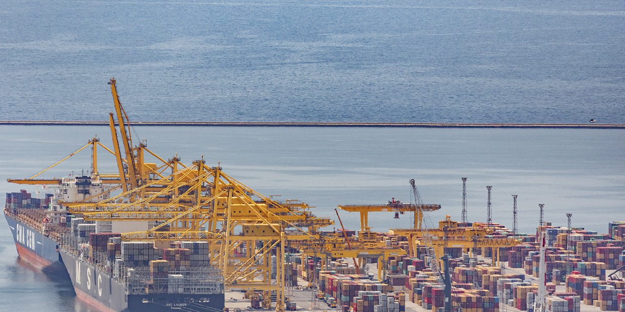 Porto di Trieste, incidente mortale al Molo VII<h2 class='anw-subtitle'>Un uomo di 57 anni, in forza all'Agenzia del lavoro portuale, è annegato dopo essere caduto in mare con il muletto</h2>