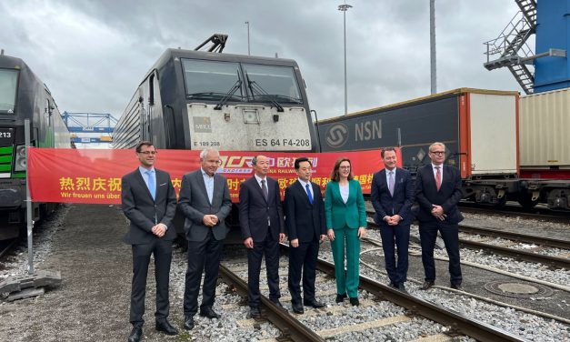 Duisburg-Cina: treno con orario fisso