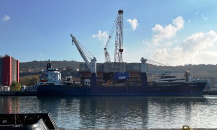 Wartsila, iniziato l’imbarco dei motori Fincantieri<h2 class='anw-subtitle'>Iniziate oggi pomeriggio al Canale navigabile le operazioni per due diverse tranche di spedizioni</h2>