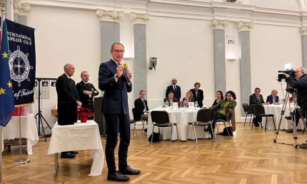 Trieste, Propeller d’Oro a medici e Barcolana