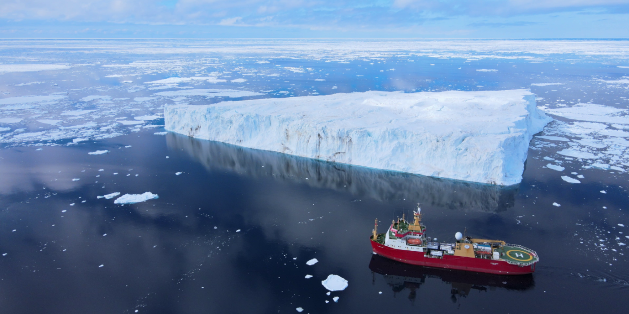 La rompighiaccio Laura Bassi in rotta verso la Nuova Zelanda<h2 class='anw-subtitle'>Dopo gli ultimi lavori a bordo, la nave dell’OGS lascia Napoli per raggiungere l’Antartide</h2>