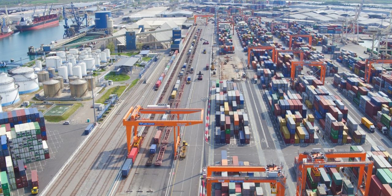 Porto di Capodistria toglie restrizioni per accettazione container<h2 class='anw-subtitle'>Entro l'estate saranno pronti nuovi spazi per lo stoccaggio di automobili, sui terreni a ridosso dell'area portuale</h2>