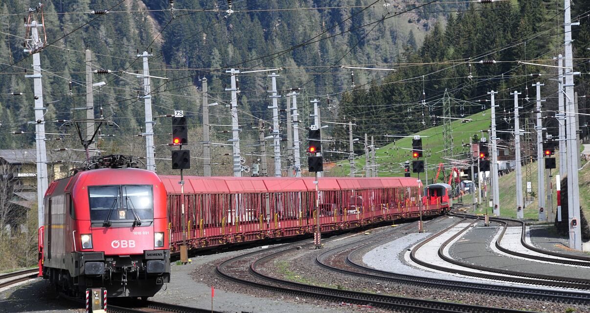 Tunnel ferroviario dei Tauri chiuso per un mese<h2 class='anw-subtitle'>Interventi programmati alla volta della galleria in Austria, utilizzata dai treni da e per i porti di Trieste e Capodistria</h2>