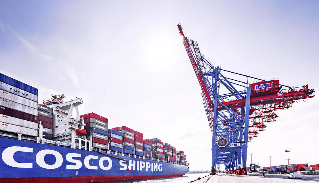 I cinesi di Cosco in HHLA, ok dal governo tedesco<h2 class='anw-subtitle'>Dopo lo stop delle scorse settimane, a breve sarà chiusa la transazione per l'acquisto del 24,9% del terminal di Tollerort</h2>