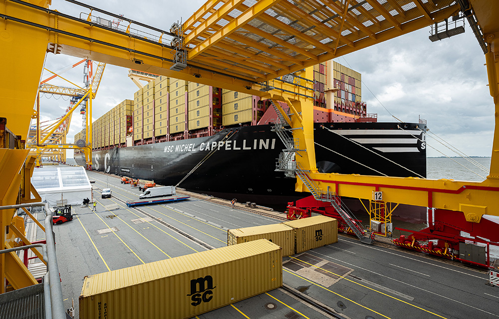 Msc battezza la portacontainer più grande del mondo<h2 class='anw-subtitle'>La “Michel Cappellini” ha una capacità di oltre 24.000 Teu: a Bremerhaven cerimonia di assegnazione del nome (video)</h2>