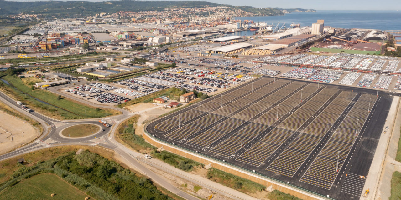 Al porto di Capodistria nuova area di stoccaggio veicoli<h2 class='anw-subtitle'>È stato inaugurato il piazzale a servizio del terminal automobili e Ro-Ro: potrà accogliere fino a 3500 mezzi</h2>