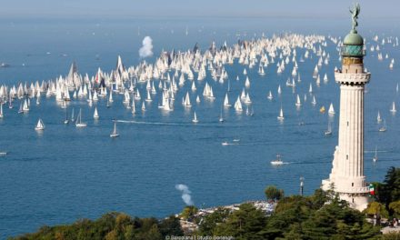 Poco vento ma grande festa per la Barcolana 55<h2 class='anw-subtitle'>Regata chiusa in anticipo a Trieste e vittoria al 100 piedi ARCA SGR</h2>