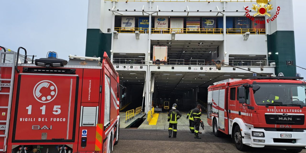 Porto di Venezia, principio d’incendio sulla Eco Catania<h2 class='anw-subtitle'>Le fiamme sono scoppiate mentre la nave della Grimaldi era attraccata al terminal Ro-Ro di Fusina</h2>