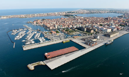 Via libera al cantiere Cimolai nel porto di Chioggia<h2 class='anw-subtitle'>L'Authority autorizza l'occupazione dell'area per la costruzione e l’imbarco di due gru destinate alla Fincantieri di Monfalcone</h2>