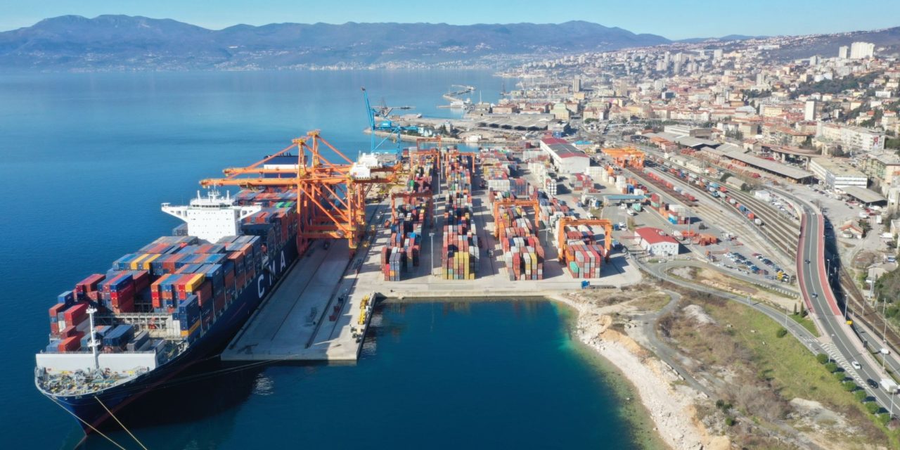 Porto di Fiume, è di Cma Cgm la nave record<h2 class='anw-subtitle'>La più grande portacontainer mai ormeggiata nello scalo croato è al terminal Agct</h2>
