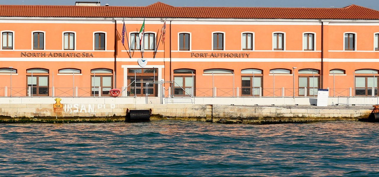 Porto di Venezia, sindacati dei dipendenti contro l’Authority<h2 class='anw-subtitle'>Proclamato lo stato di agitazione per “violazioni e mancato rispetto delle professionalità”</h2>