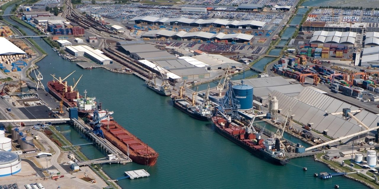 Sequestrati 260 kg di cocaina al porto di Capodistria<h2 class='anw-subtitle'>Due sommozzatori stavano tentando di recuperare lo stupefacente e sono stati arrestati</h2>