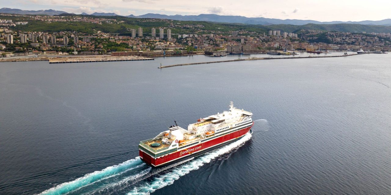 Ha raggiunto Fiume la più grande nave della storia di Jadrolinija<h2 class='anw-subtitle'>La "Dalmacija" è stata ormeggiata al cantiere Viktor Lenac. Farà servizio tra Bari e Ragusa (Dubrovnik)</h2>
