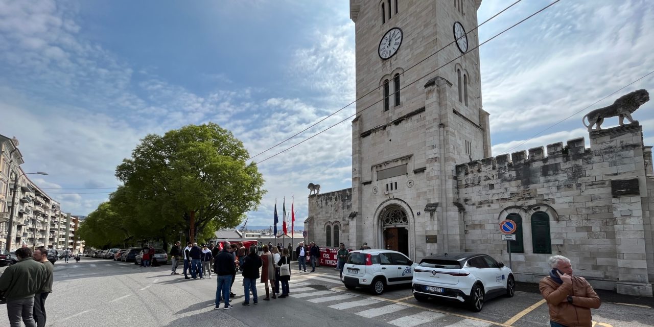 Porto di Trieste bloccato dallo sciopero<h2 class='anw-subtitle'>Il presidente dell'Authority D'Agostino promette di farsi portavoce delle istanze sindacali</h2>