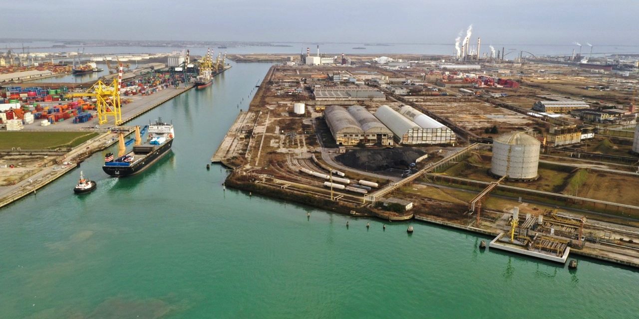 Porti di Venezia e Chioggia: sindacati annunciano sciopero<h2 class='anw-subtitle'>Da domani a venerdì la protesta per il rinnovo del contratto collettivo nazionale</h2>