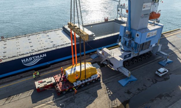A Monfalcone un pezzo del reattore nucleare di ITER<h2 class='anw-subtitle'>Il manufatto di Walter Tosto è stato sbarcato da Compagnia portuale (Fhp)</h2>