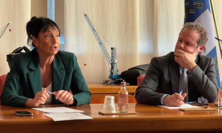 Incontro Napa a Monfalcone: a rischio porti Nord Adriatico<h2 class='anw-subtitle'>L'europarlamentare Cisint disponibile a sostenere istanze relative a crisi Mar Rosso, ETS e finanziamenti</h2>