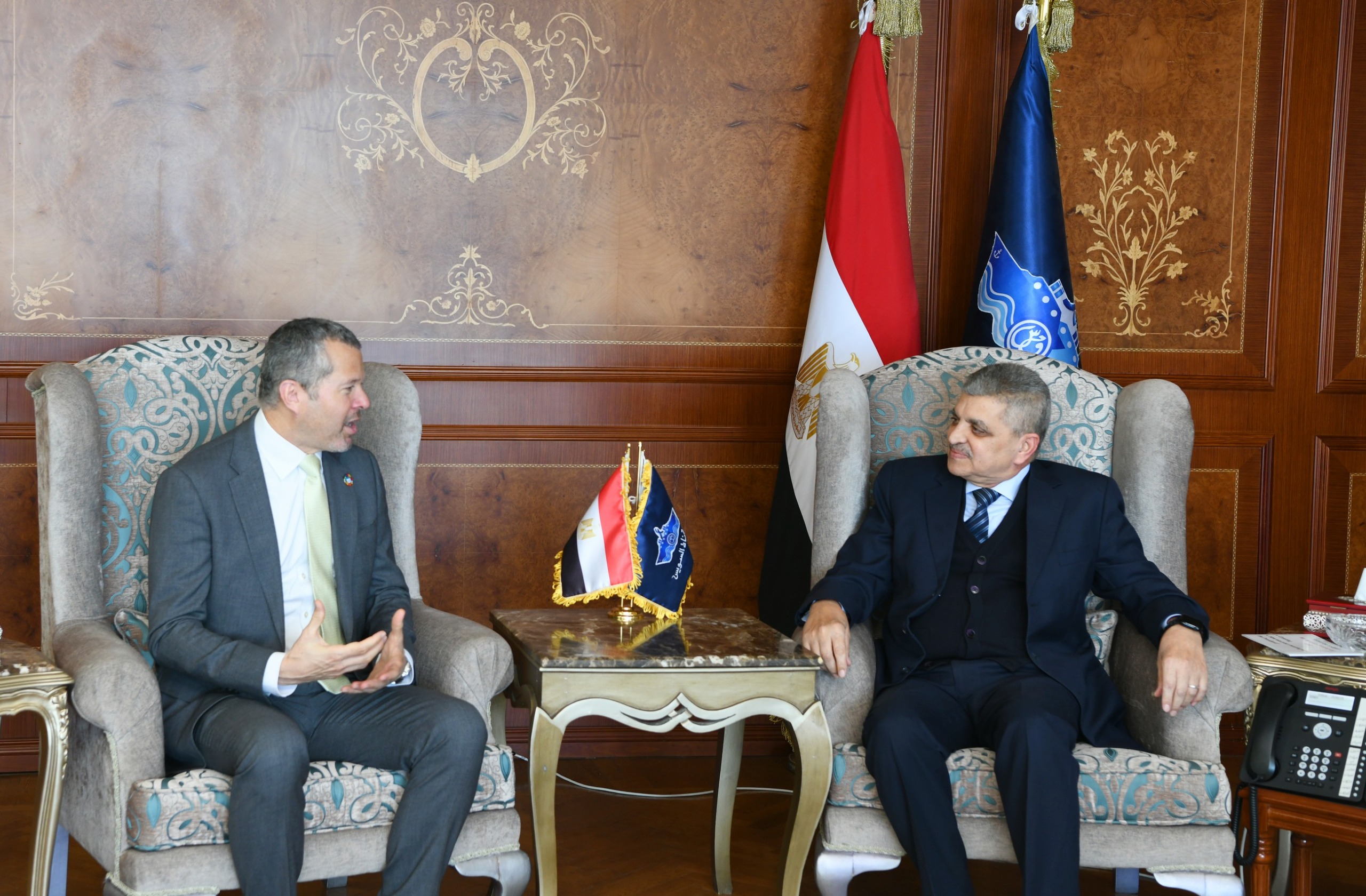 A sinistra Arsenio Dominguez, segretario generale IMO, a destra Ossama Rabiee, presidente dell'Authority del Canale di Suez.