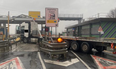 Autostrada A4, Tir contro casello<h2 class='anw-subtitle'>Chiusa uscita a San Giorgio di Nogaro dopo l'incidente di stamattina</h2>