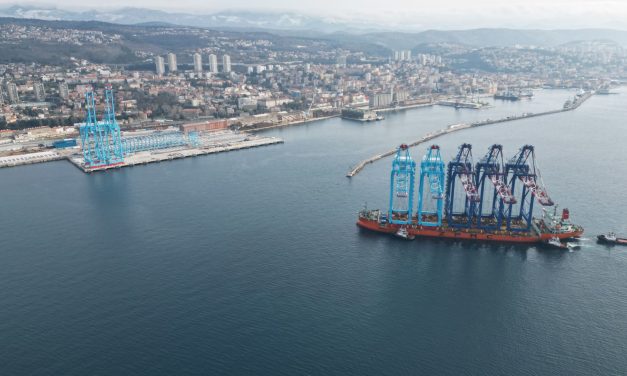 Al porto di Fiume le ultime due gru per il terminal container