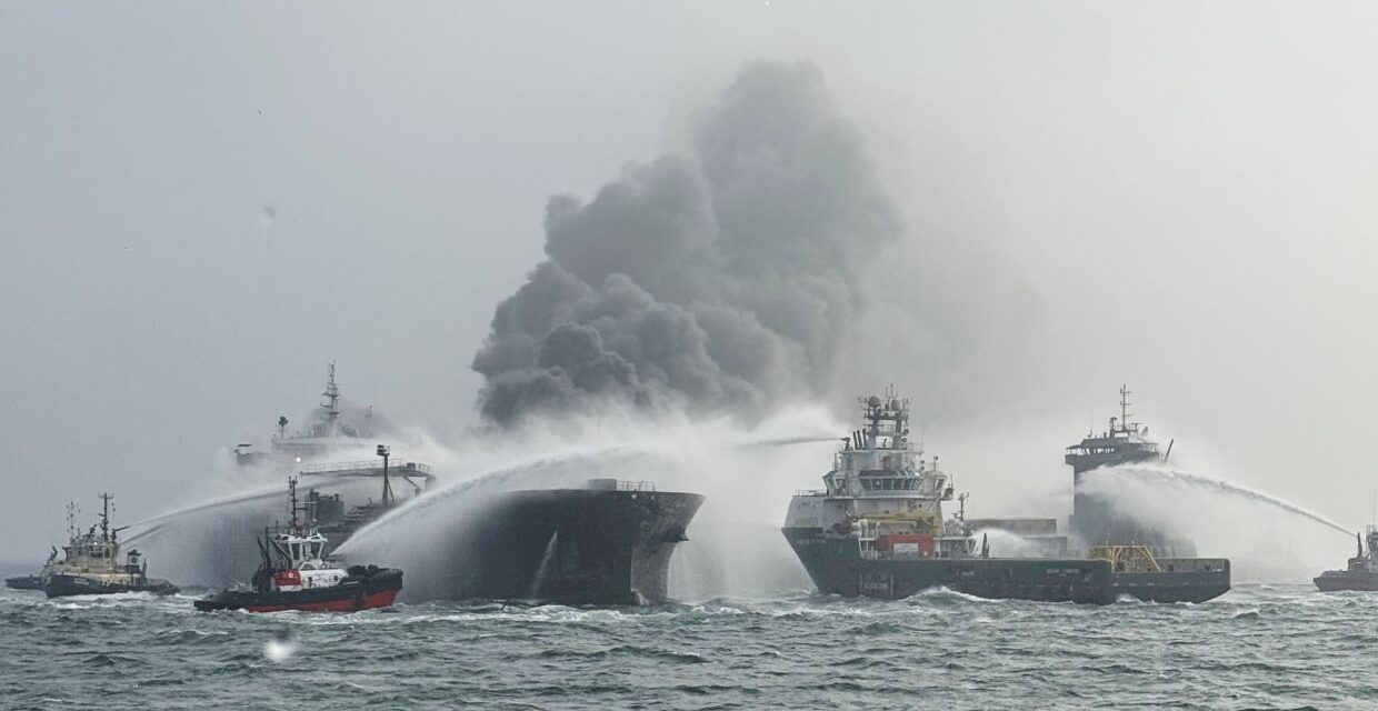 Mare del Nord, petroliera in fiamme dopo collisione con portacontainer<h2 class='anw-subtitle'>L'incidente al largo dello Yorkshire. La Stena Immaculate trasportava carburante per jet per l'aviazione Usa</h2>