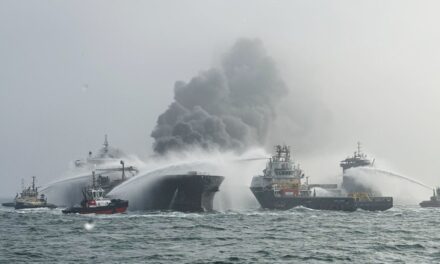 Mare del Nord, petroliera in fiamme dopo collisione con portacontainer<h2 class='anw-subtitle'>L'incidente al largo dello Yorkshire. La Stena Immaculate trasportava carburante per jet per l'aviazione Usa</h2>