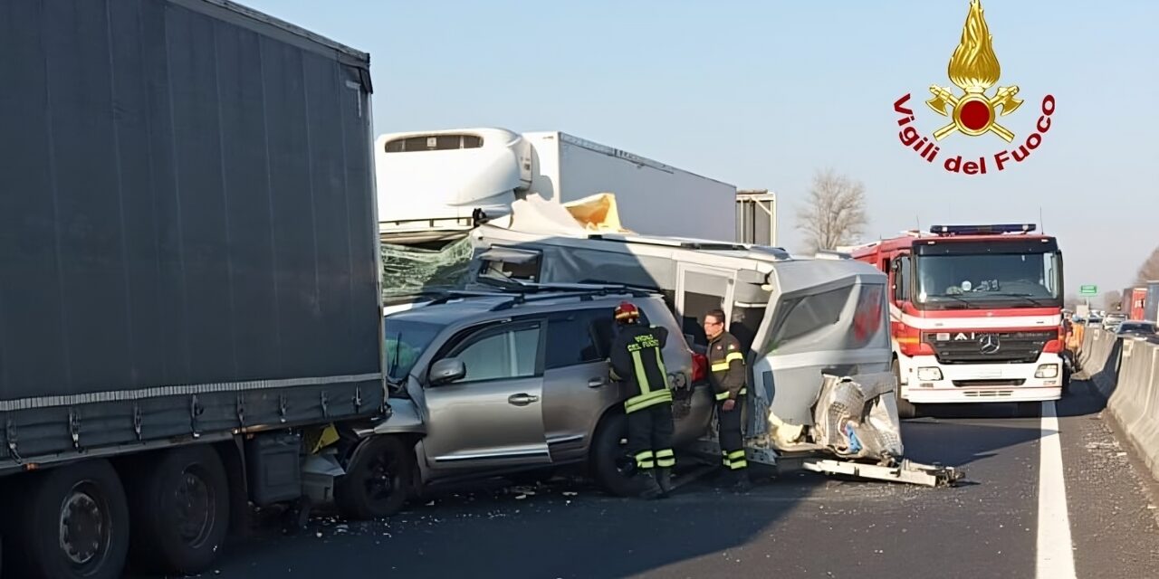 Incidente sulla A4, coinvolti due mezzi pesanti<h2 class='anw-subtitle'>Niente feriti ma sette chilometri di coda in direzione Venezia all'altezza di Portogruaro</h2>