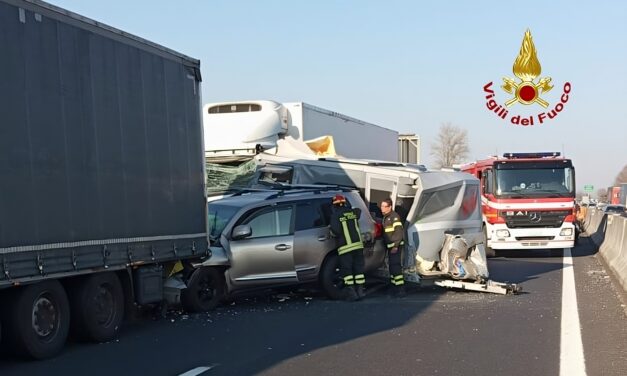 Incidente sulla A4, coinvolti due mezzi pesanti<h2 class='anw-subtitle'>Niente feriti ma sette chilometri di coda in direzione Venezia all'altezza di Portogruaro</h2>