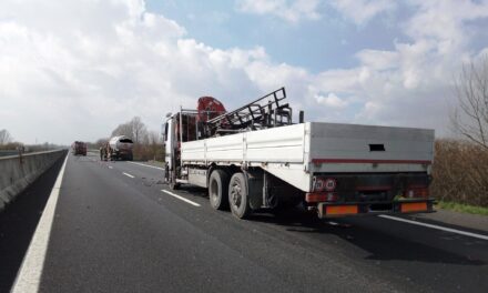 Incidente coinvolge cisterna di Gpl: chiusa la A4 Venezia-Trieste<h2 class='anw-subtitle'>L'autostrada è stata poi riaperta dopo l'intervento dei Vigili del fuoco</h2>