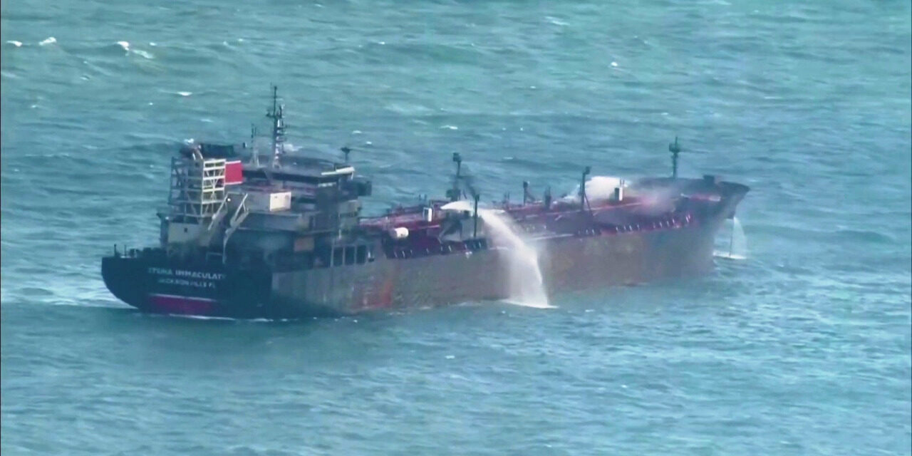 Incidente Mare del Nord: arrestato capitano della Solong<h2 class='anw-subtitle'>Un disperso dopo la collisione tra la portacontainer e la petroliera che ha causato un incendio</h2>