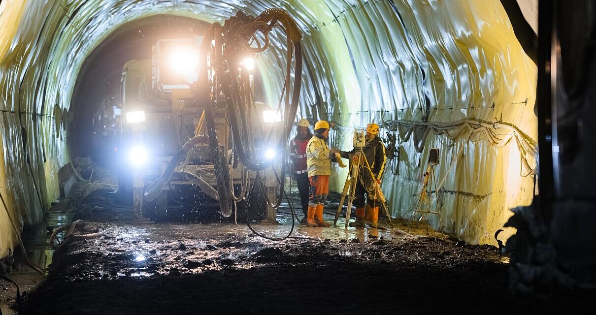 Tunnel ferroviario dei Tauri: iniziata seconda fase dei lavori<h2 class='anw-subtitle'>Gli interventi procedono secondo cronoprogramma, nonostante i crolli di parte della volta a dicembre</h2>