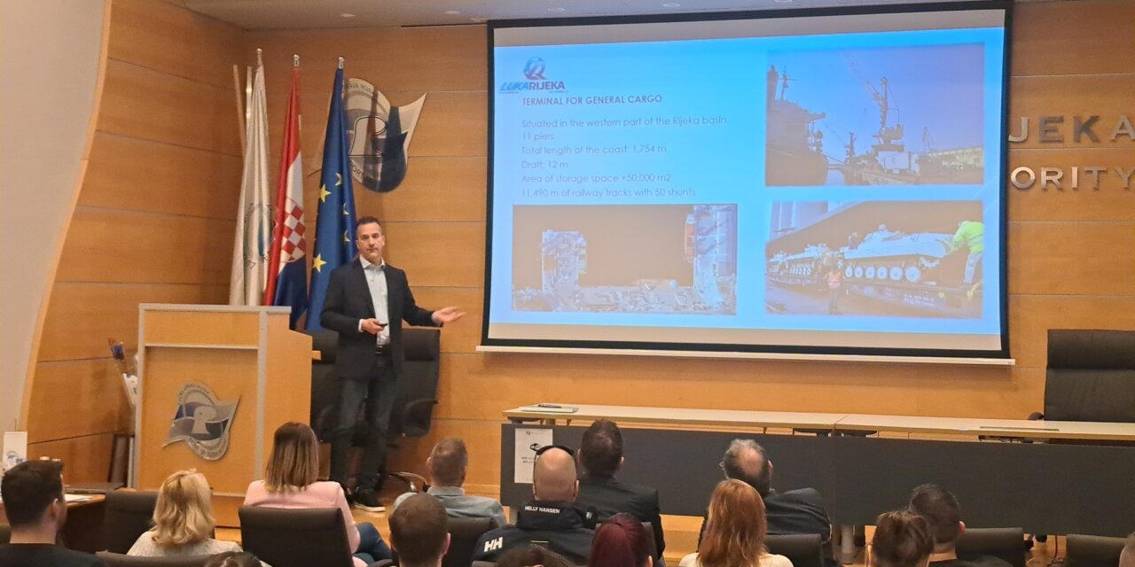 Porto di Fiume, progetti di sviluppo presentati agli operatori ungheresi<h2 class='anw-subtitle'>Autorità portuale presente anche alla conferenza Croazia-Slovenia sui futuri investimenti in edilizia e infrastrutture</h2>