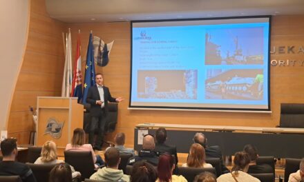Porto di Fiume, progetti di sviluppo presentati agli operatori ungheresi<h2 class='anw-subtitle'>Autorità portuale presente anche alla conferenza Croazia-Slovenia sui futuri investimenti in edilizia e infrastrutture</h2>