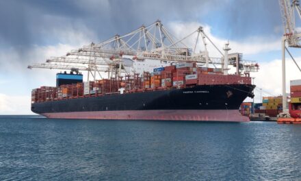 Il nuovo servizio Gemini è arrivato in Adriatico<h2 class='anw-subtitle'>Al porto di Capodistria la prima portacontainer dell'alleanza tra Maersk e Hapag Lloyd</h2>