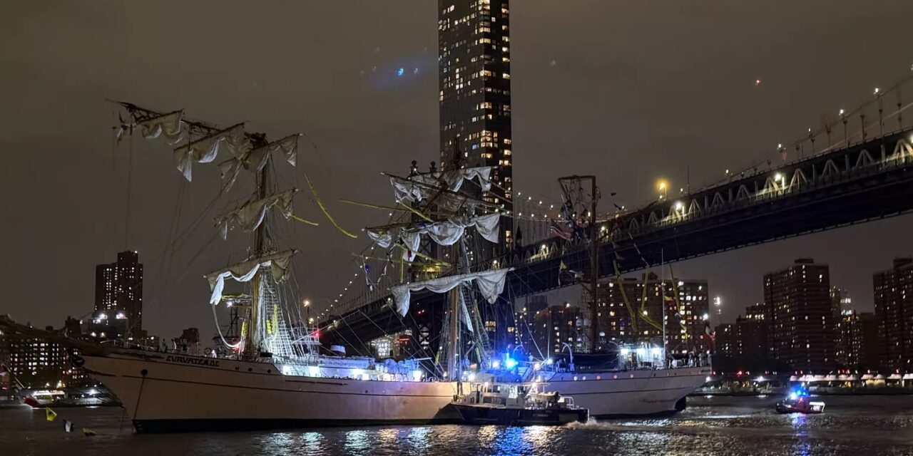 Veliero contro il Ponte di Brooklyn: due morti e decine di feriti<h2 class='anw-subtitle'>La nave scuola messicana Cuauhtémoc perde potenza durante la manovra e urta la struttura: indagini in corso sulle cause dell'incidente</h2>