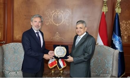 Canale di Suez, sconti per portacontainer e dialogo con l’Italia<h2 class='anw-subtitle'>Visita dell'ambasciatore Quaroni: cooperazione su manutenzioni, turismo e industria navale. Possibili ricadute su Alto Adriatico</h2>