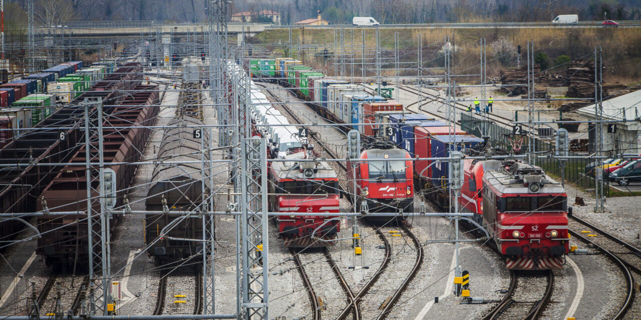 Porto di Capodistria, lavori e imprevisti riducono capacità ferroviaria<h2 class='anw-subtitle'>I cantieri sull’infrastruttura slovena e gli eventi eccezionali stanno complicando i collegamenti con lo scalo</h2>
